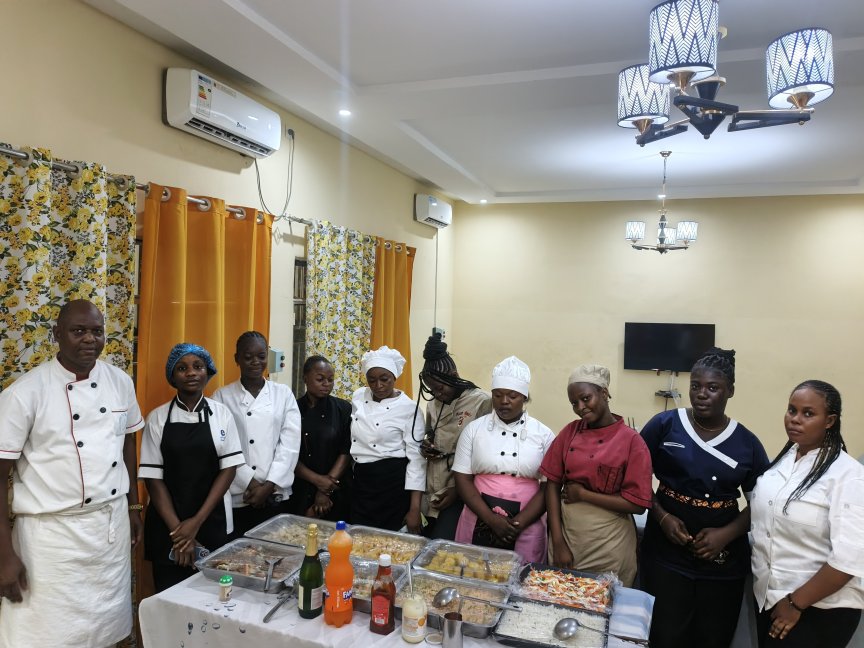 Immersion pratique des étudiants de L3 Hôtellerie et tourisme en art culinaire.
